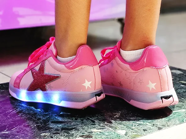 Breezy Rollers Sneakers Lichtroze LED